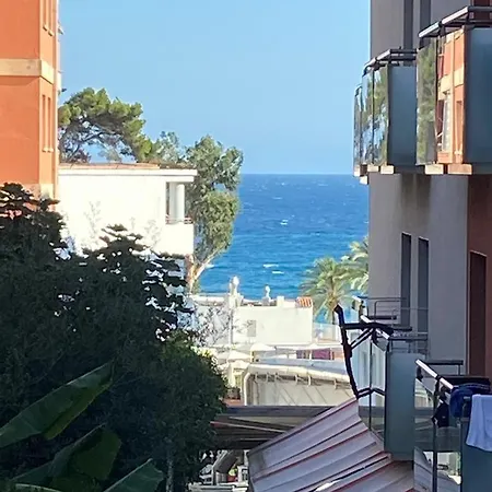 Immolux Lloret Apartman *